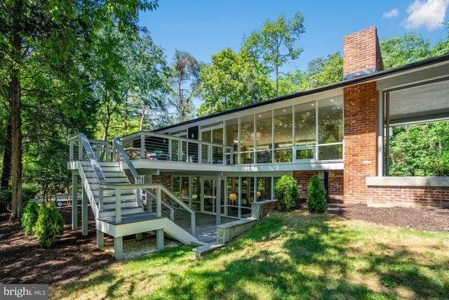 7423 Saville Ct, Alexandria,&nbsp;Virginia